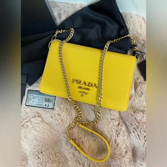 Prada miniborse Saffiano leather Yellow Crossbody Bag with Chain Strap - Picture 4 of 8